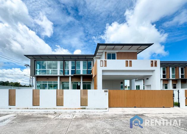 House 3 beds. 305 sq.m. - photo 1