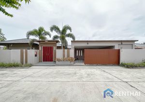 House 3 beds. 350 sq.m. - photo 2
