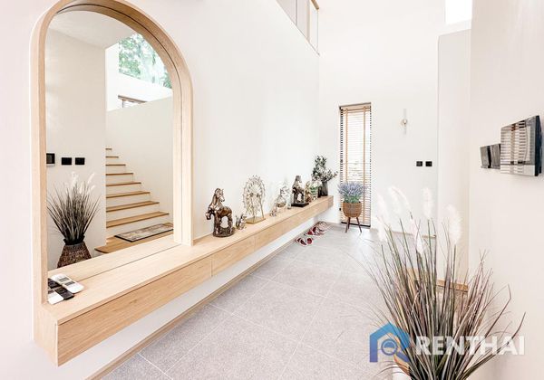 House 5 beds. 520 sq.m. - photo 2