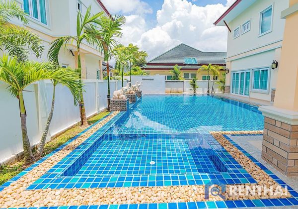 House 4 beds. 339 sq.m. - photo 1