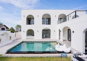 House 4 beds. 350 sq.m. - photo 2