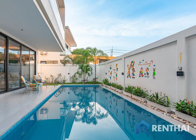 House 4 beds. 316 sq.m. - photo 1