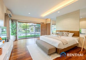 House 3 beds. 449 sq.m. - photo 2