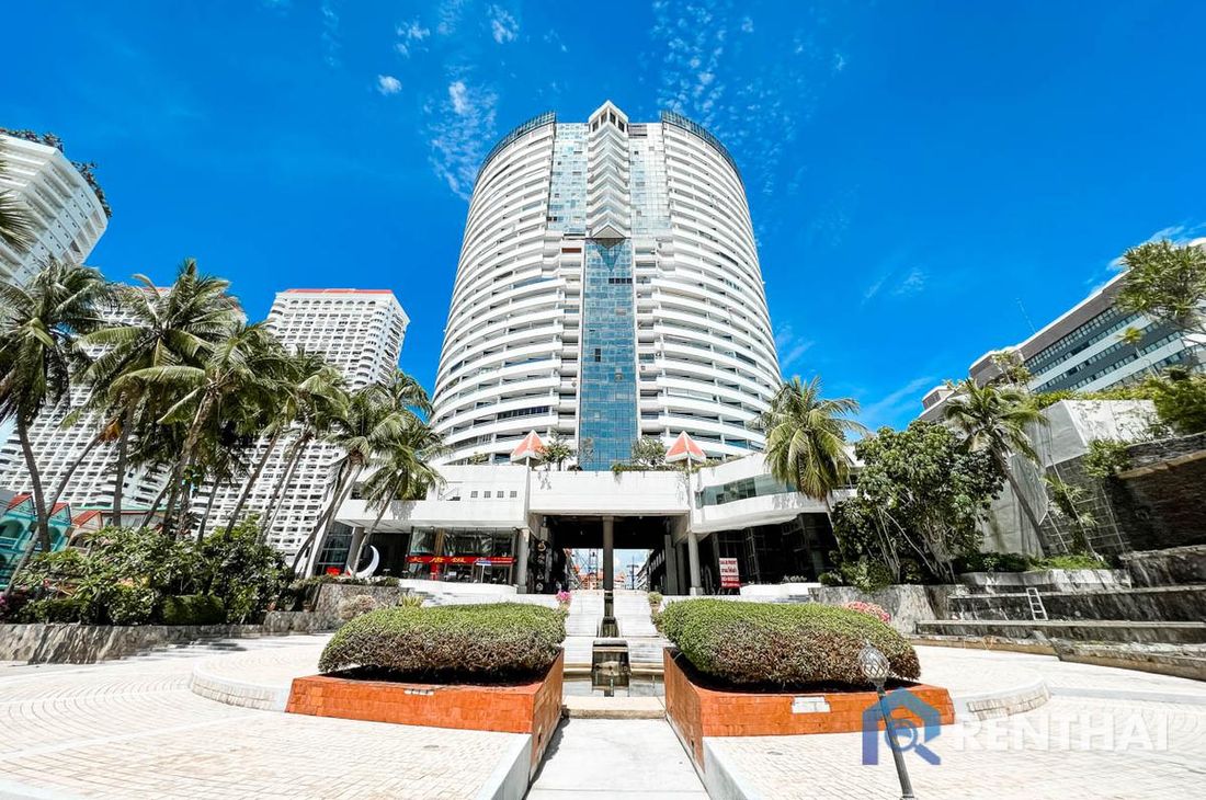 Jomtien Plaza Condotel - фото 1