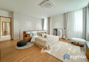 House 3 beds. 229 sq.m. - photo 2