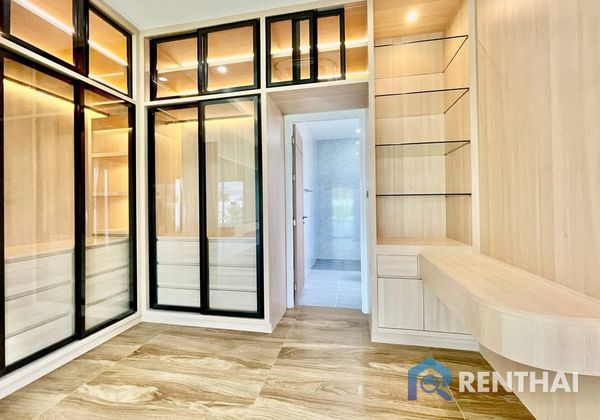 House 3 beds. 200 sq.m. - photo 4