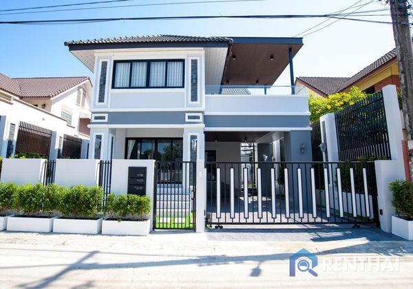 House 4 beds. 320 sq.m. - photo 1