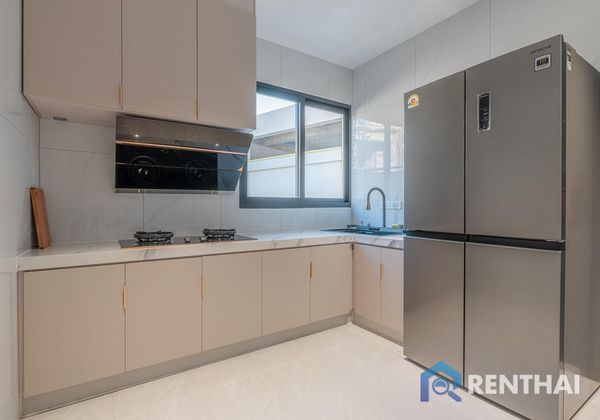 House 4 beds. 316 sq.m. - photo 3