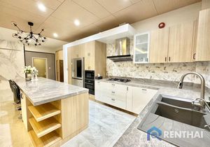 House 6 beds. 295 sq.m. - photo 5