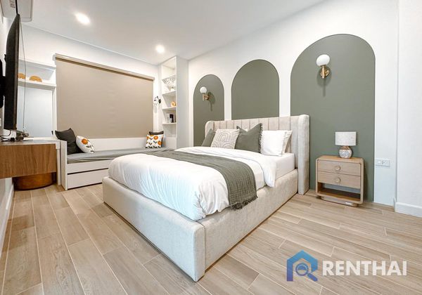 House 5 beds. 355 sq.m. - photo 2